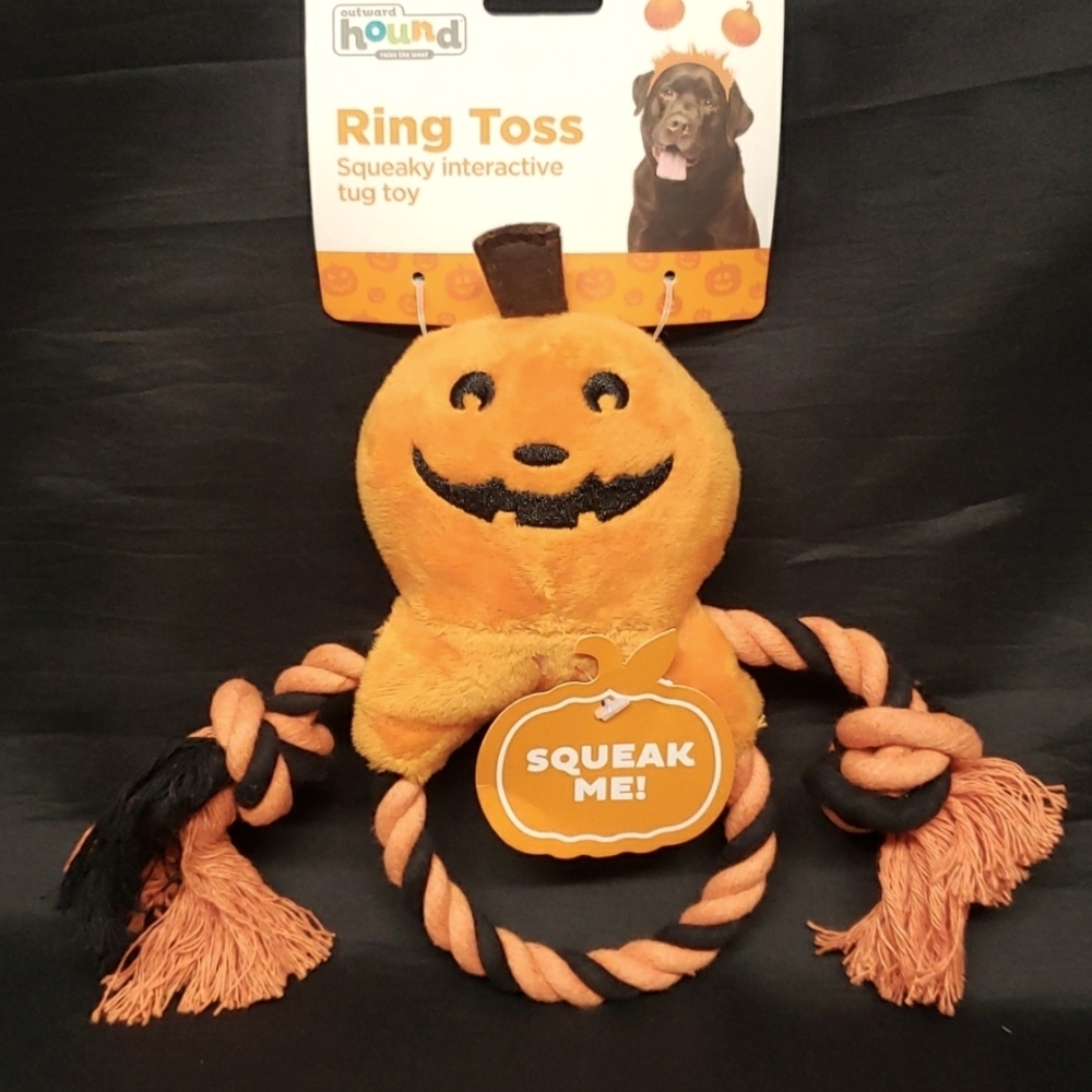 Outward Hound NWT Ring Toss Squeaky Interactive Tug Toy for Dogs
